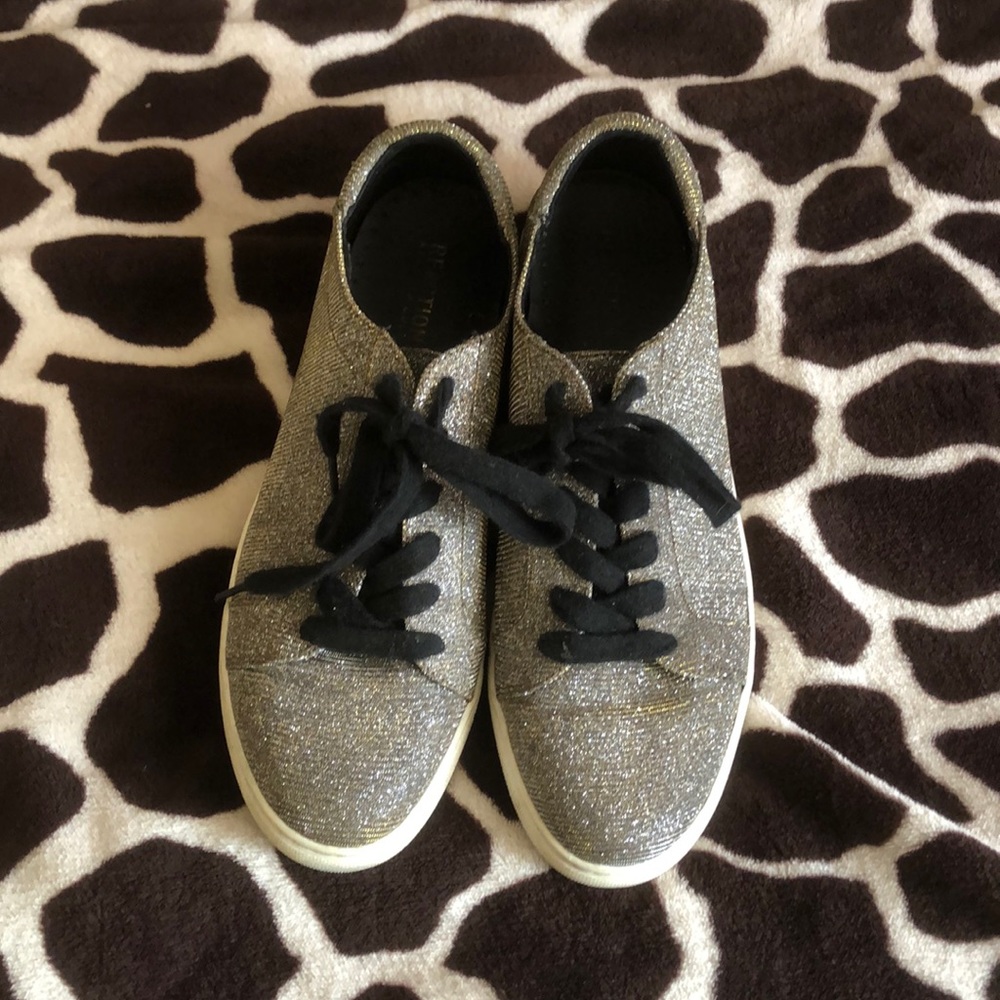 low top sneakers